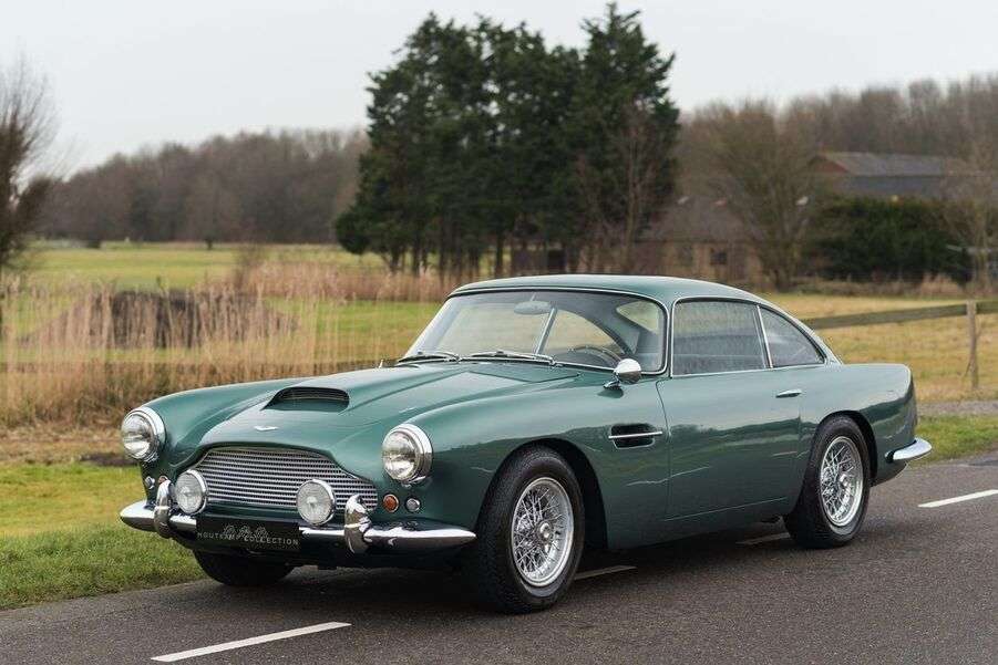 Klassisk bil Aston Martin DB4 År 1958 Pussel online