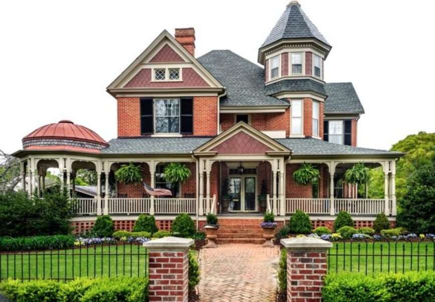 Modern Classic Victorian House #7 online puzzle