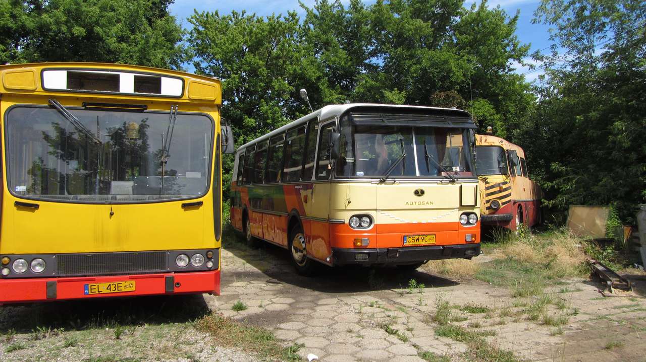 old buses jigsaw puzzle online