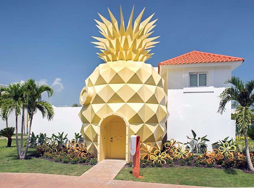 Hotel ve tvaru ananasu v Dominikánské republice online puzzle