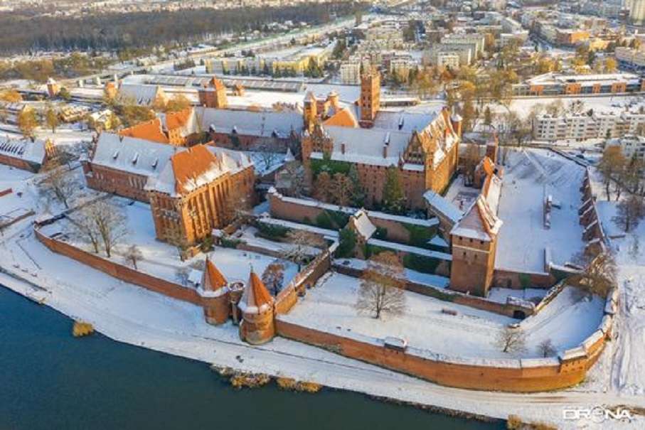 Castelo de Malbork quebra-cabeças online