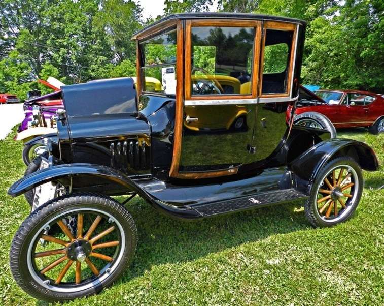 Auto Ford Model T Coupe Jaar 1921 online puzzel