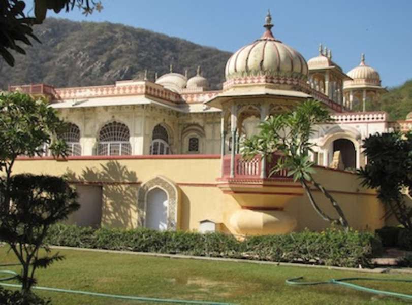 Palác Sosodia Rani La Bagh v Indii #3 skládačky online
