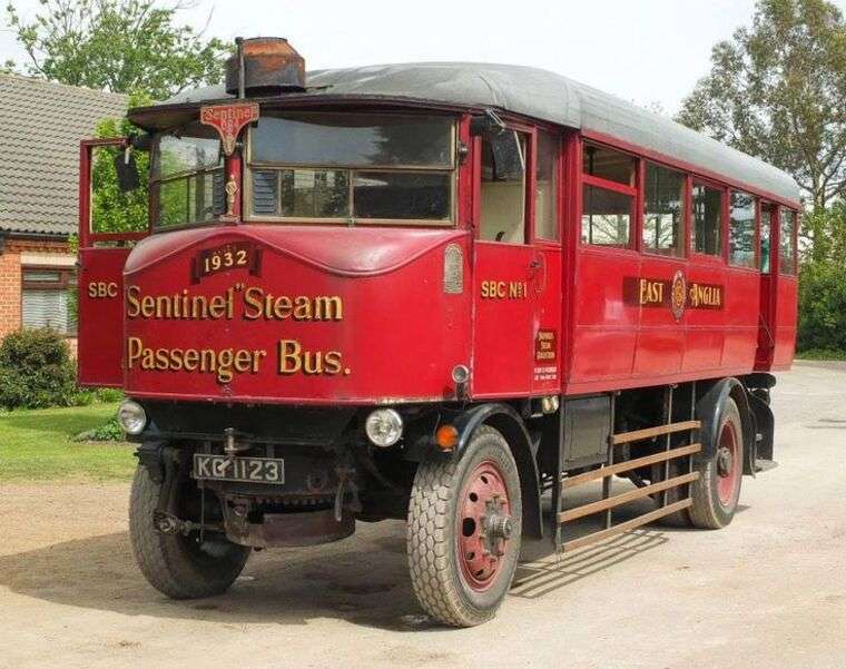 Винтажный паровой автобус Sentinel 1932 года выпуска онлайн-пазл