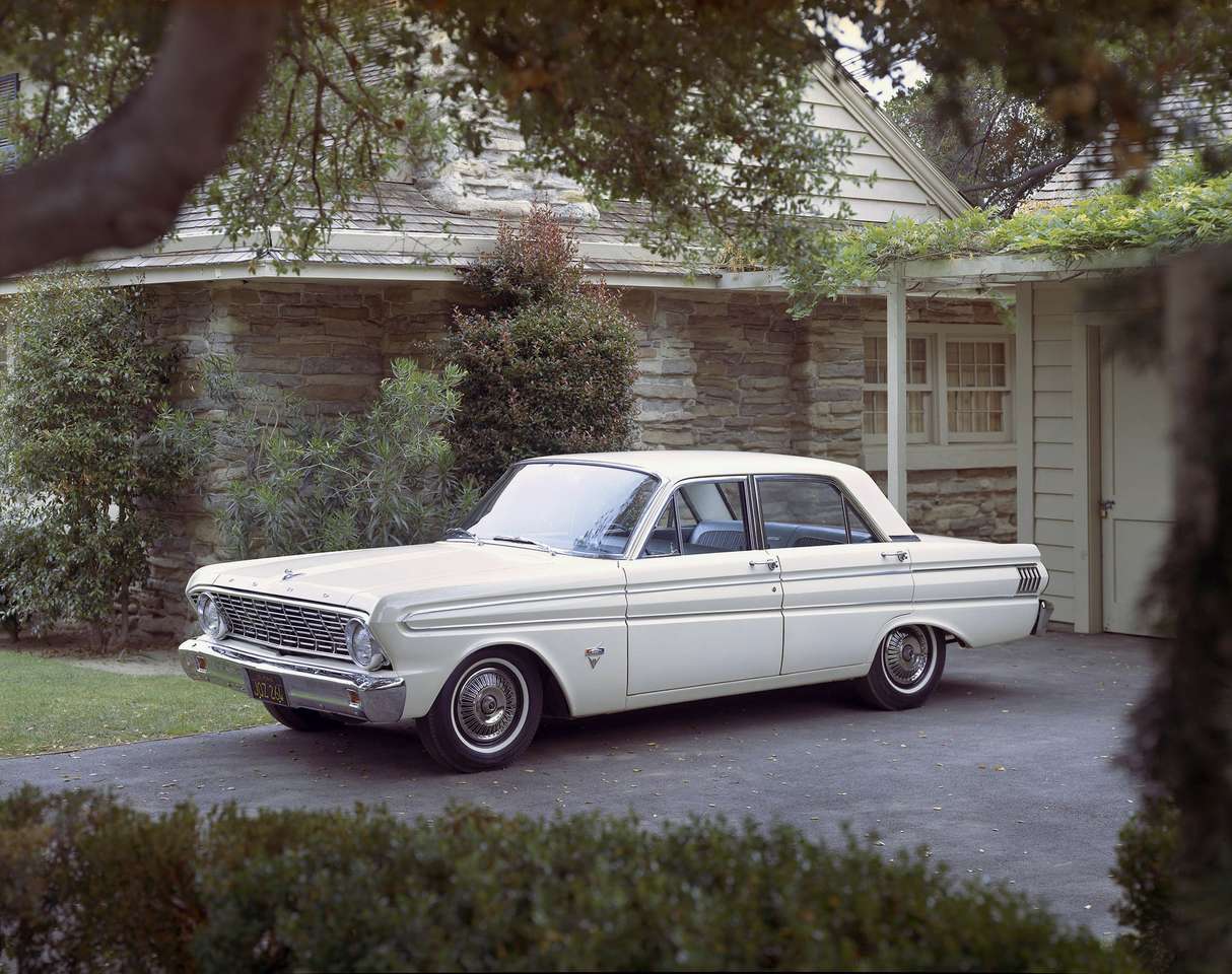 1964 Ford Falcon Futura sedán de 4 puertas rompecabezas en línea