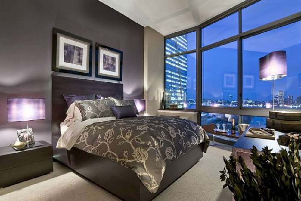 Спальня с видом на город пазл онлайн