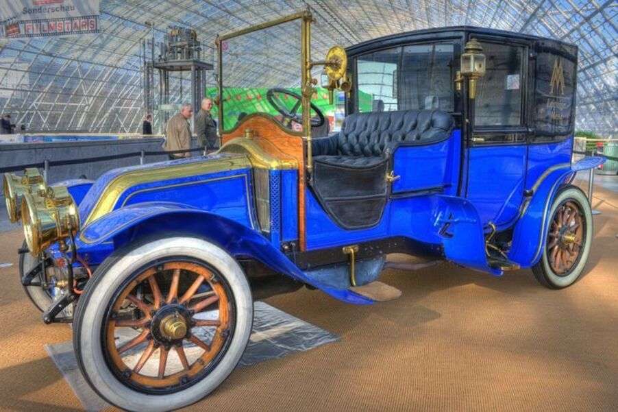 Auto Renault rok 1914 online puzzle