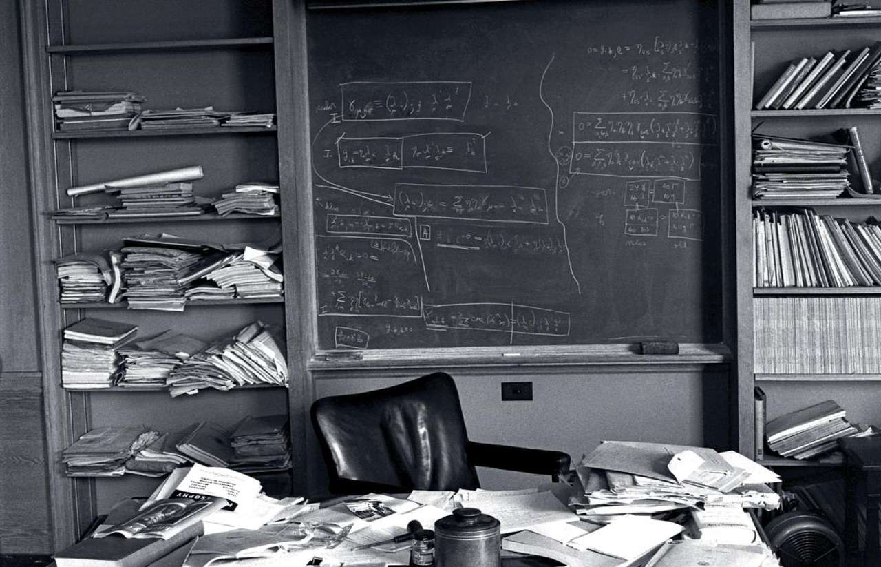Albert Einsteins kontor pussel på nätet