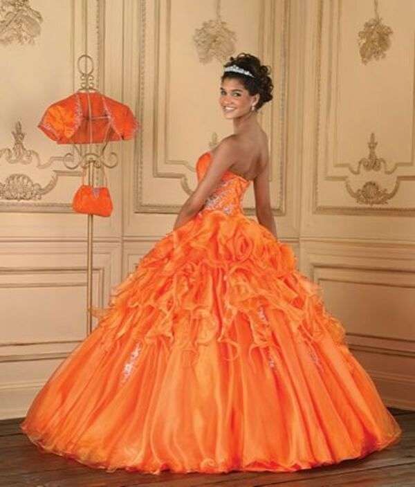 Κορίτσι με φόρεμα quinceañera #7 παζλ online