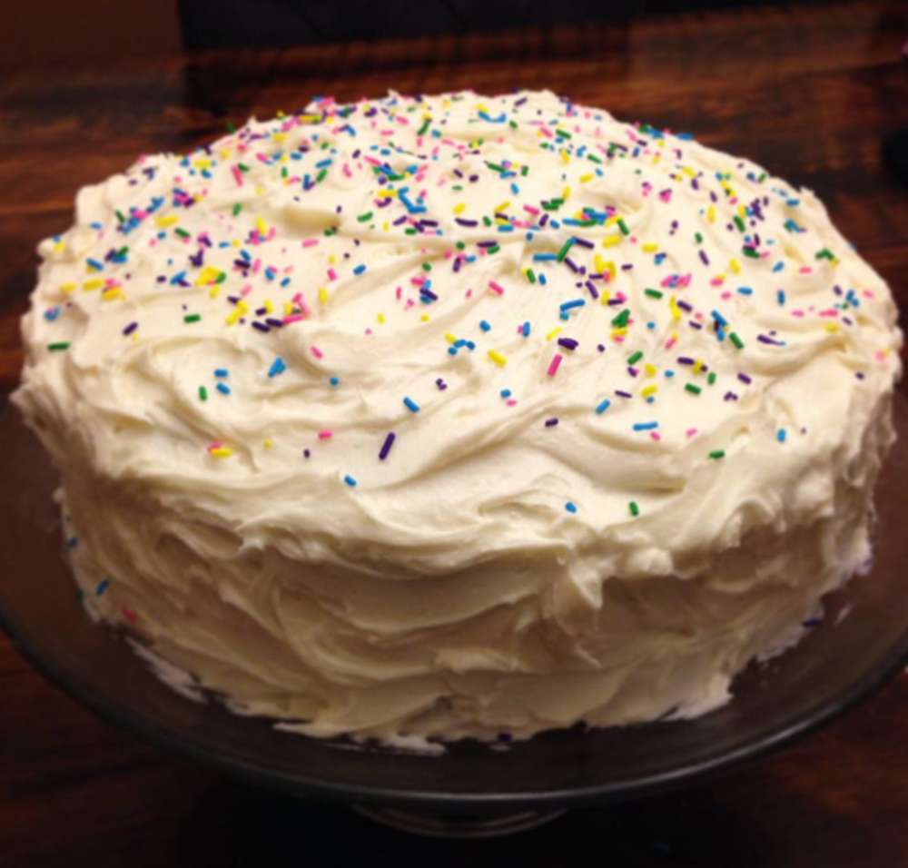 Простой белый торт пазл онлайн