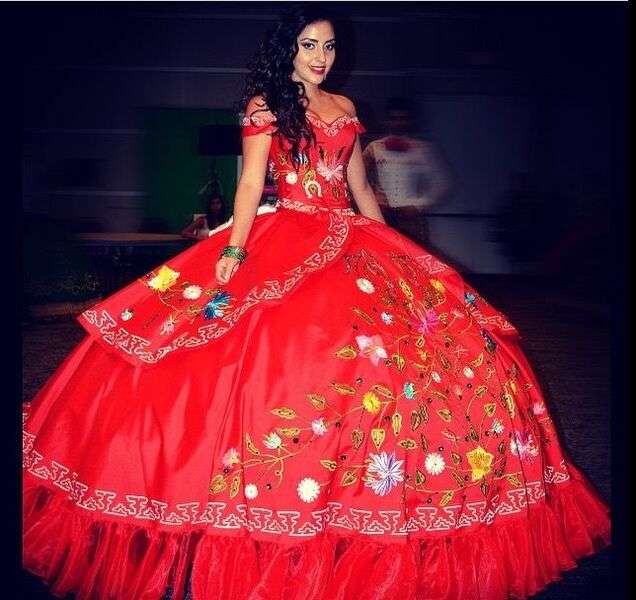 Dívka s quinceañera šaty Mexico (2) #18 skládačky online