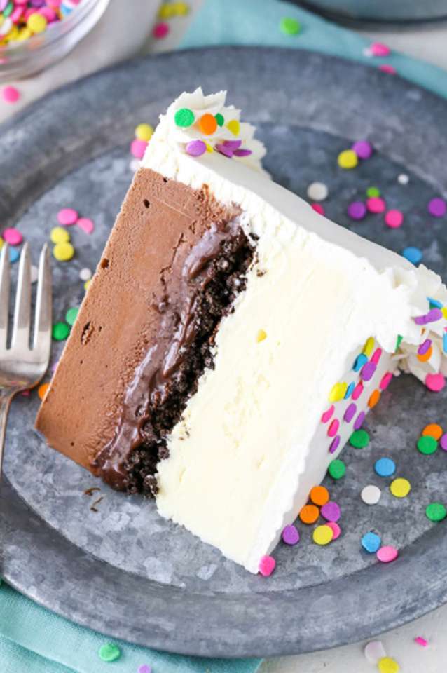 Σπιτικό κέικ παγωτού παζλ online