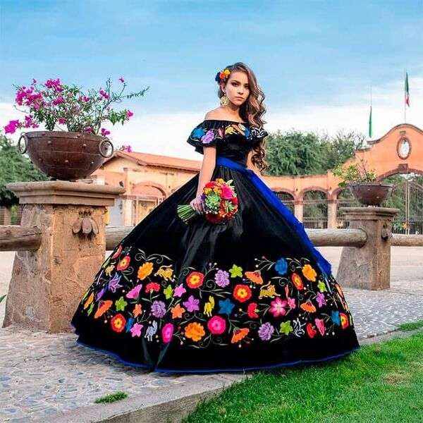 Quinceañera ruhás lány Mexikó (4) #24 kirakós online