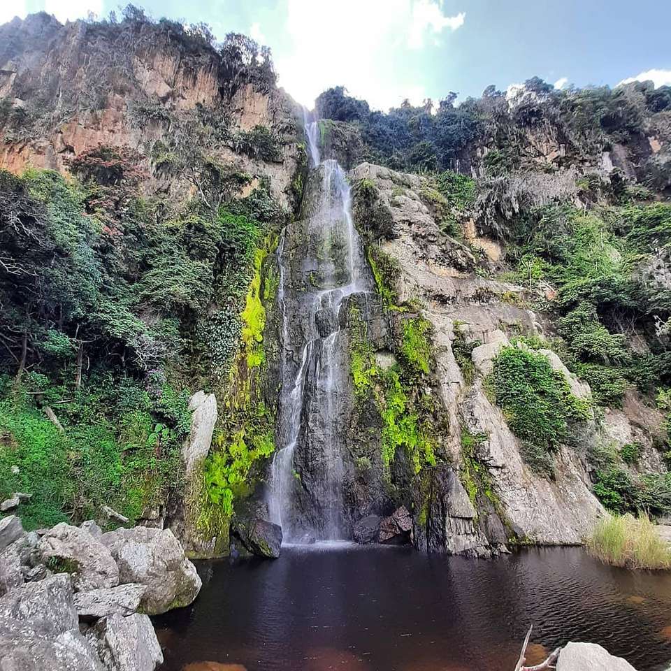 El Vino vattenfall vid dess mynning pussel på nätet