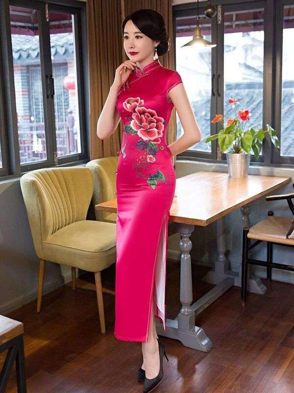 Дама в китайському модному платті Cheongsam № 4 пазл онлайн