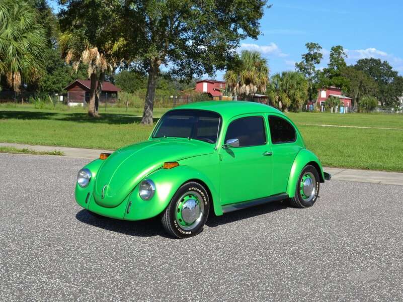 Auto Volkswagen Beetle Año 1970 rompecabezas en línea
