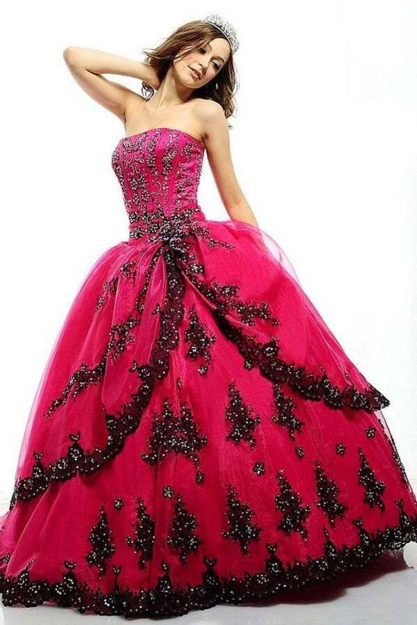 Girl with quinceañera dress #39 jigsaw puzzle online