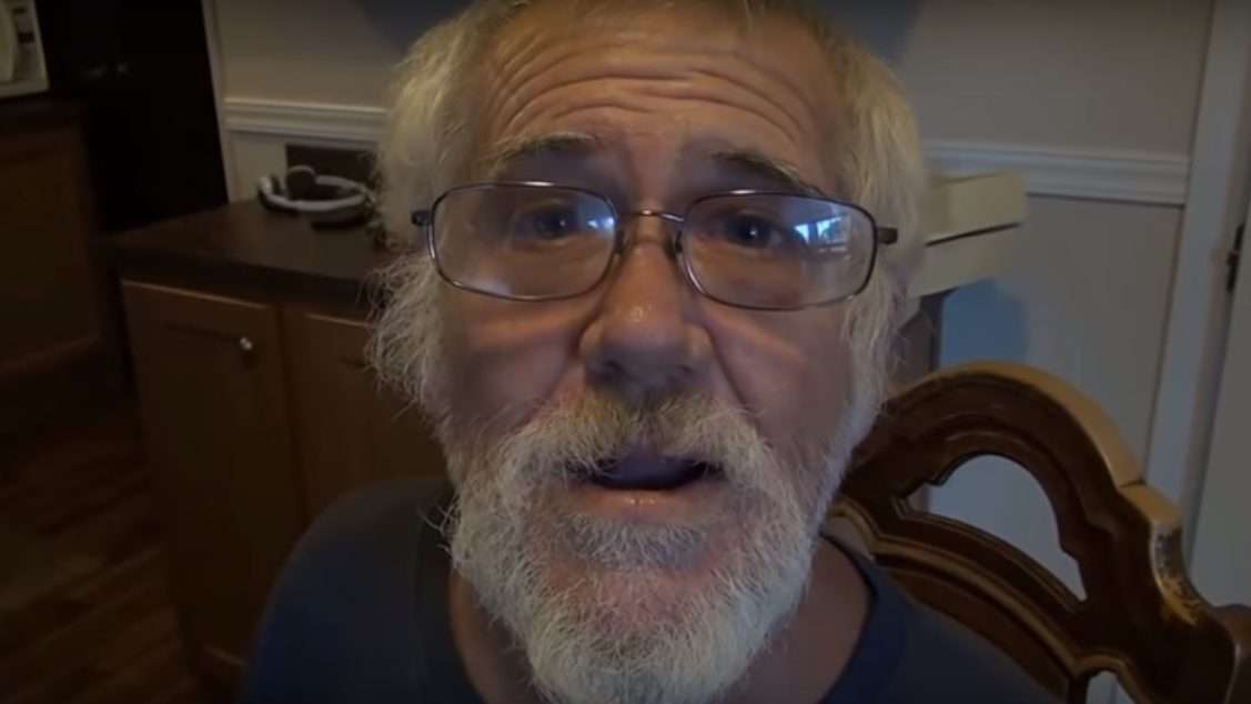 Θυμωμένος παππούς παζλ online