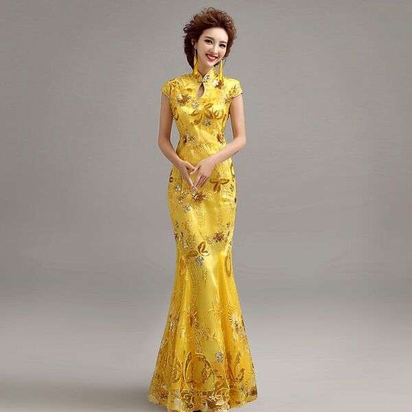 Дама з китайською модною весільною сукнею Qipao №10 пазл онлайн