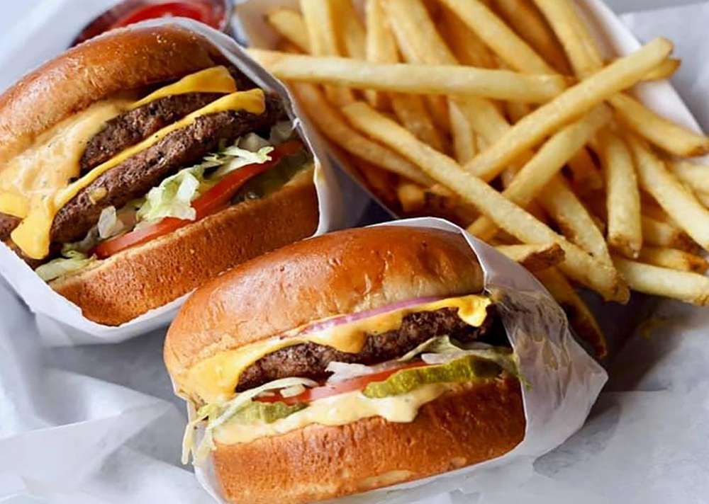 Due hamburger e patatine fritte puzzle online
