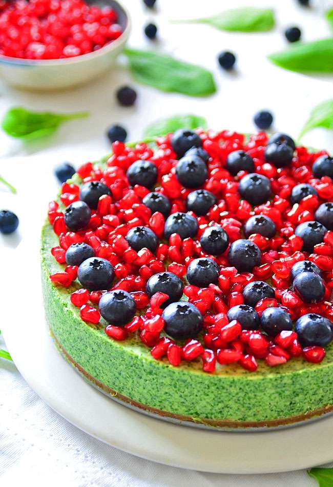 Cheesecake verde com espinafre e frutas puzzle online