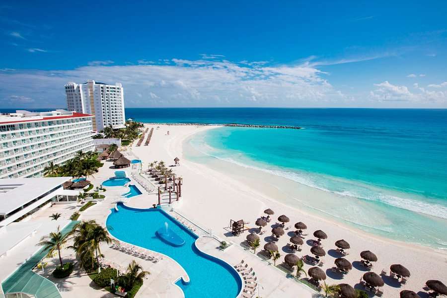 Отель Krystal у моря в Мексике пазл онлайн