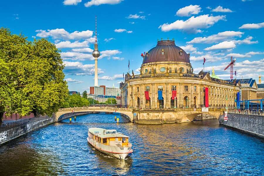 Utsikt över Museum Hopping Berlin Tyskland #1 pussel på nätet