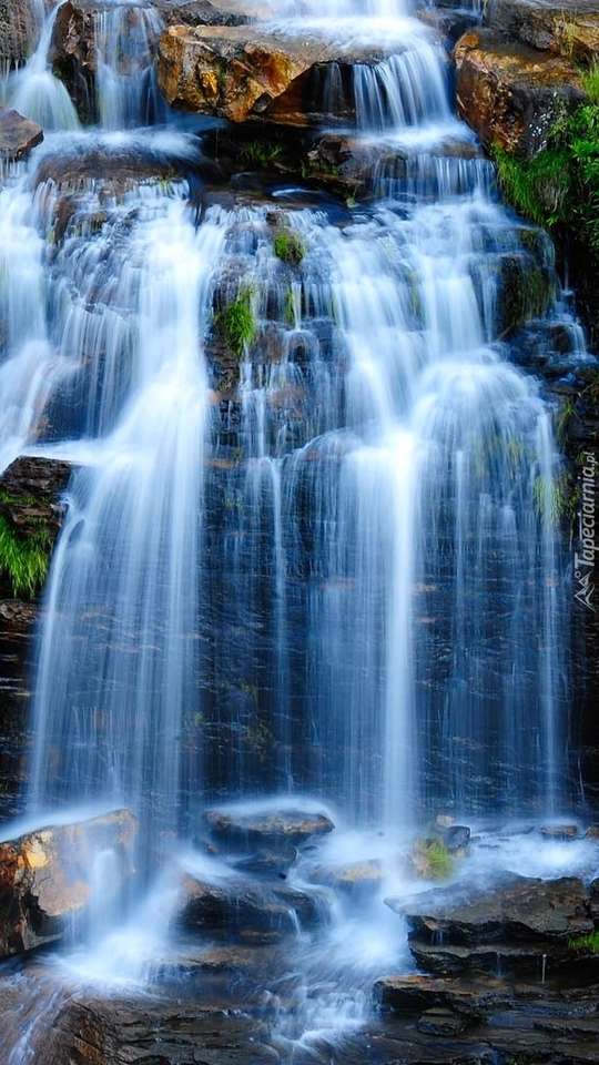 Cascading waterfall in Brazil online puzzle