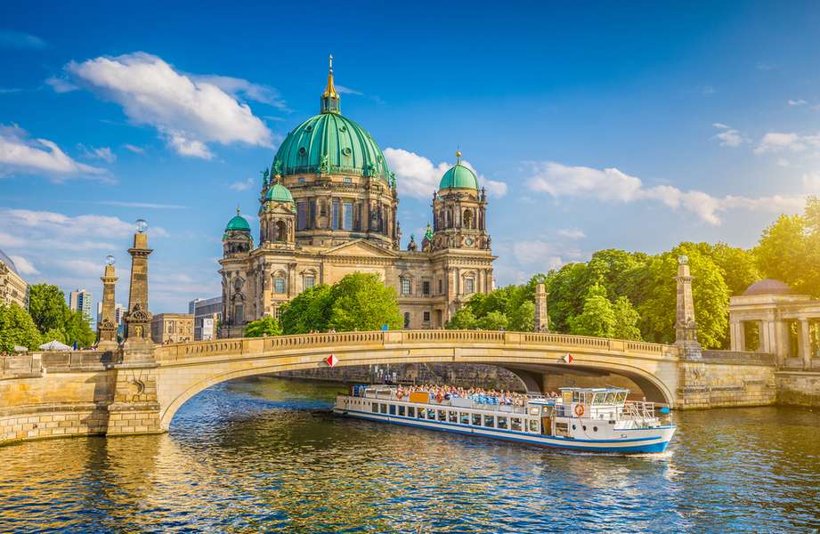 Lake view in Berlin Germany #2 online puzzle