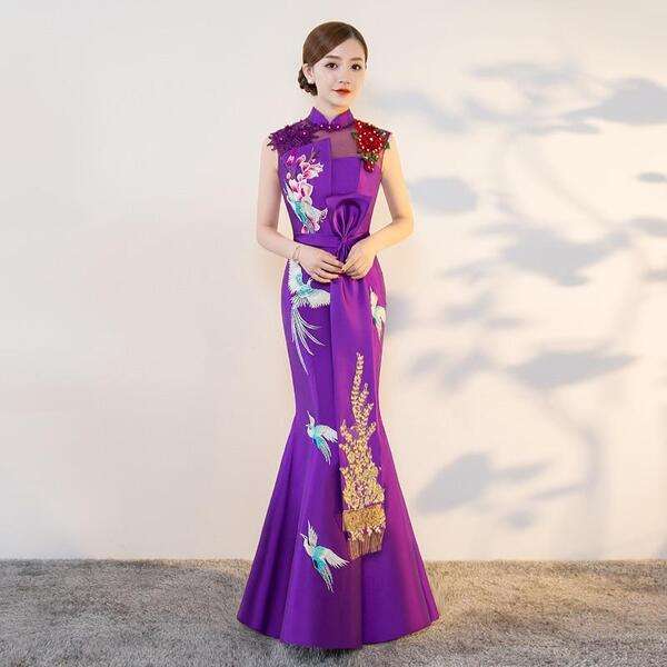 Dame mit modischem Cheongsam-Kleid Nr. 28 Online-Puzzle