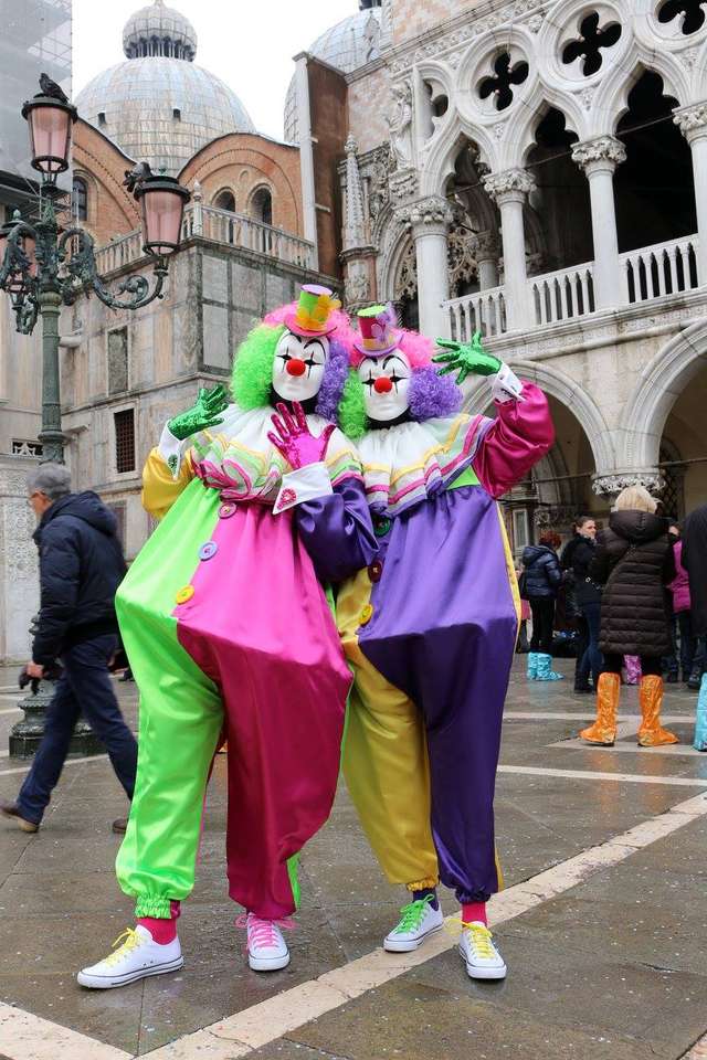 Клоуны Венеции пазл онлайн