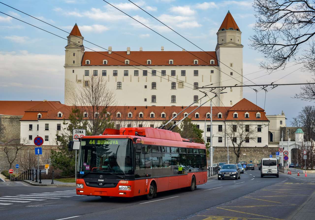 Trolleybuss Škoda 30Tr SOR Bratislava pussel på nätet