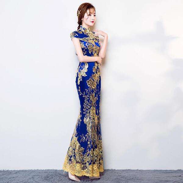 Dama con vestido moda Cheongsam China #39 rompecabezas en línea