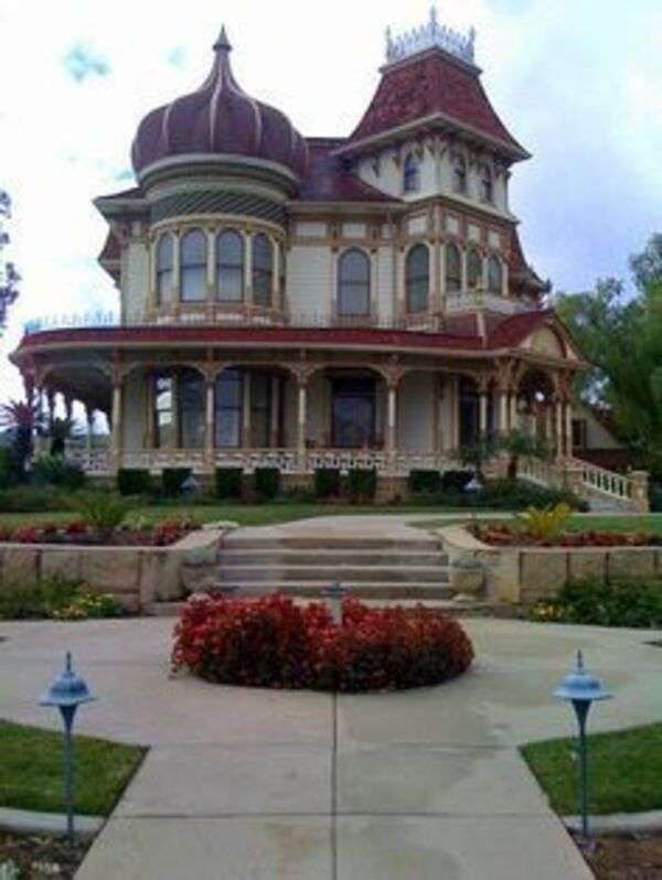 Haus im viktorianischen Stil in Redlands CA USA #117 Online-Puzzle