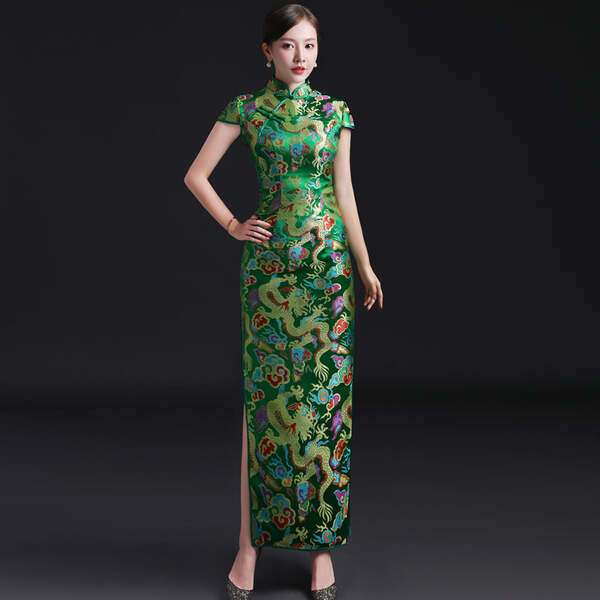 Дама в китайска модна рокля Cheongsam #41 онлайн пъзел