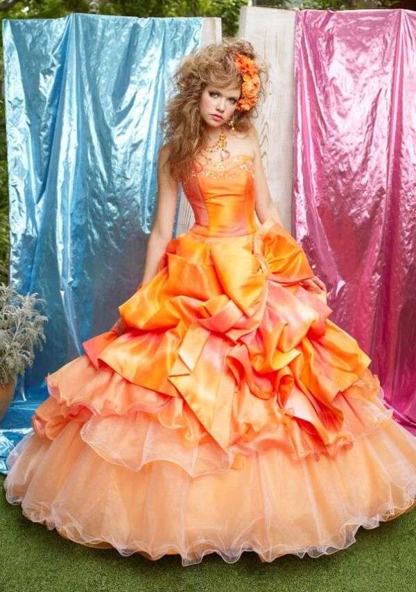 Κορίτσι με φόρεμα quinceañera #73 online παζλ