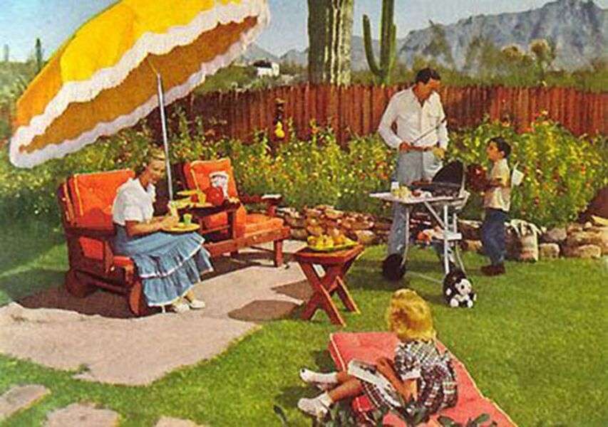 Family enjoy barbecue jigsaw puzzle online