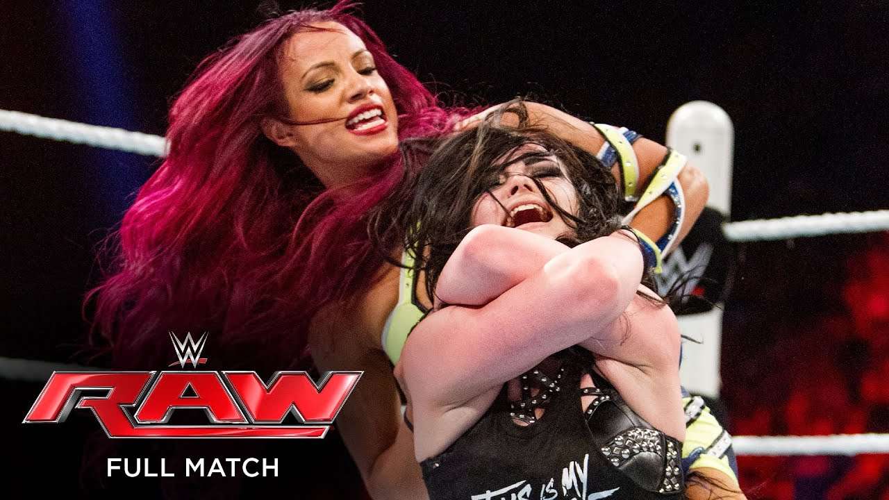Paige vs. Sasha Banks Pussel online