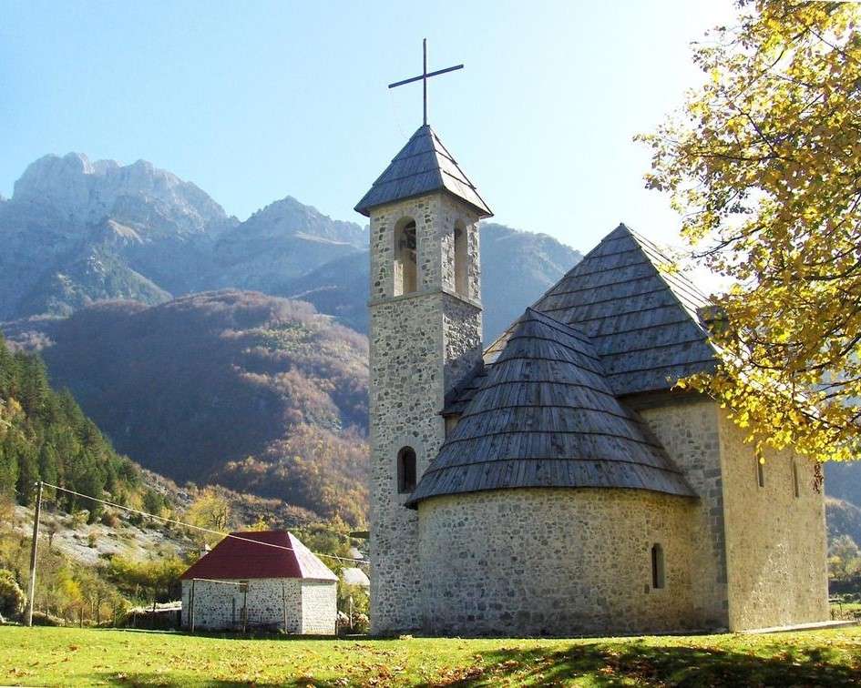 Пейзаж на долината Theth в Албания онлайн пъзел