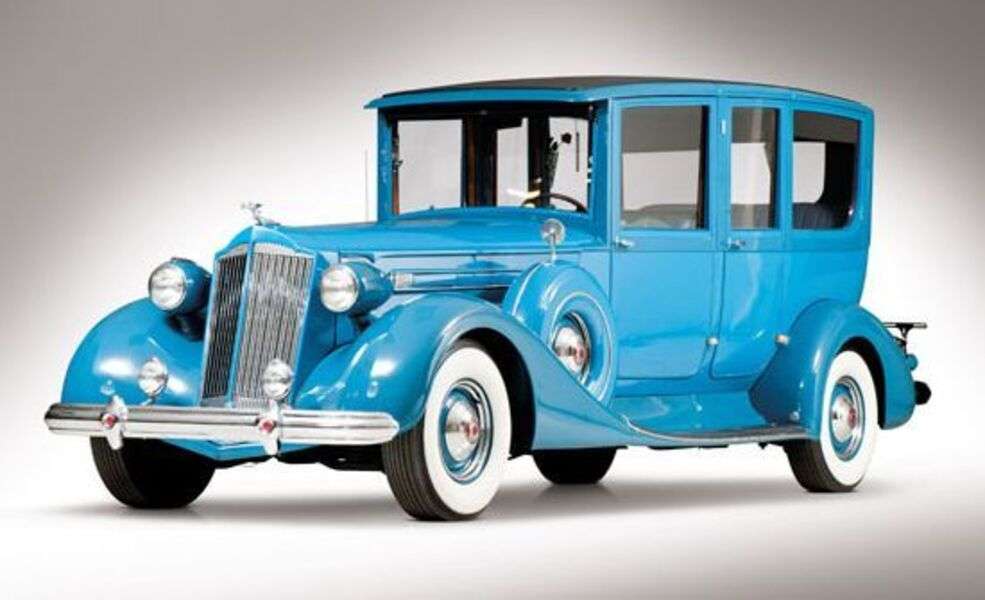 Автомобиль Packard Formal Limousine 1937 года выпуска пазл онлайн