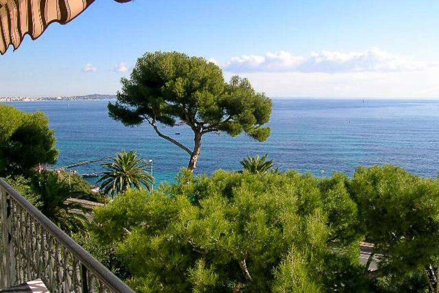 Θέα στη θάλασσα στη Μεσόγειο #1 online παζλ