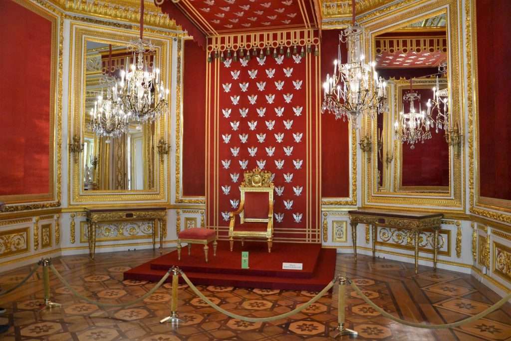Sala tronului din Palatul Regal puzzle online