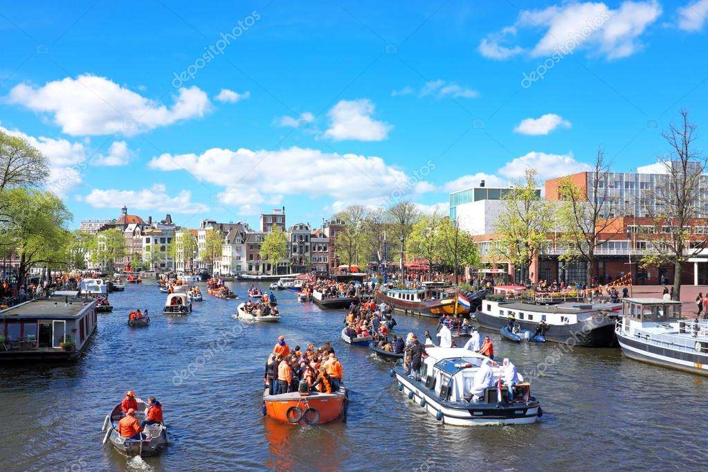 Plavba po amsterdamském kanálu skládačky online