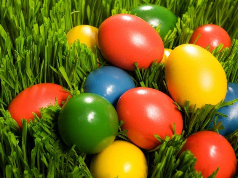 Μονόχρωμα πασχαλινά αυγά παζλ online