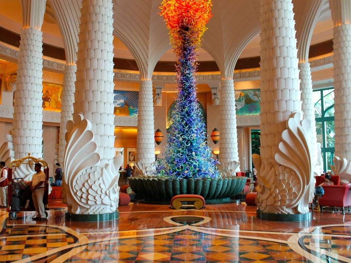 Lobby em um hotel de luxo em Dubai quebra-cabeças online