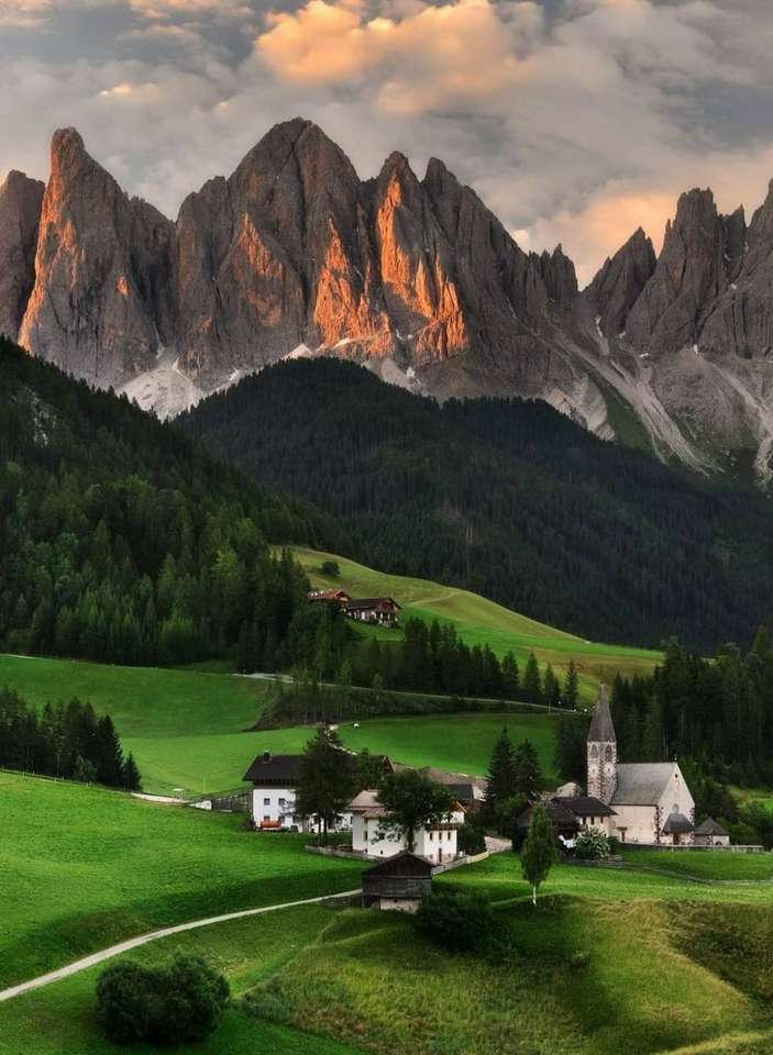 Sunset in the mountains jigsaw puzzle online
