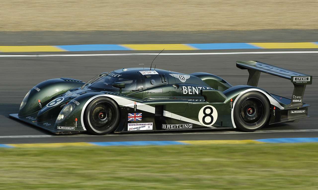 Ταχύτητα Bentley 8 online παζλ