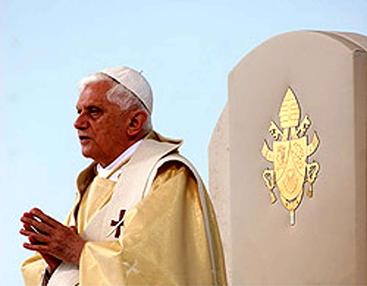 Påven Benedikt XVI pussel på nätet