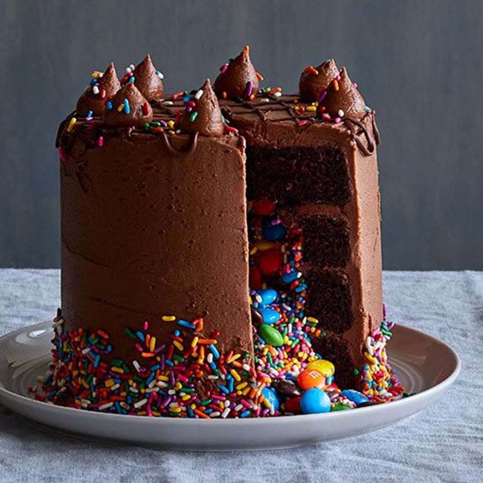 Čokoládový dort s překvapením skládačky online