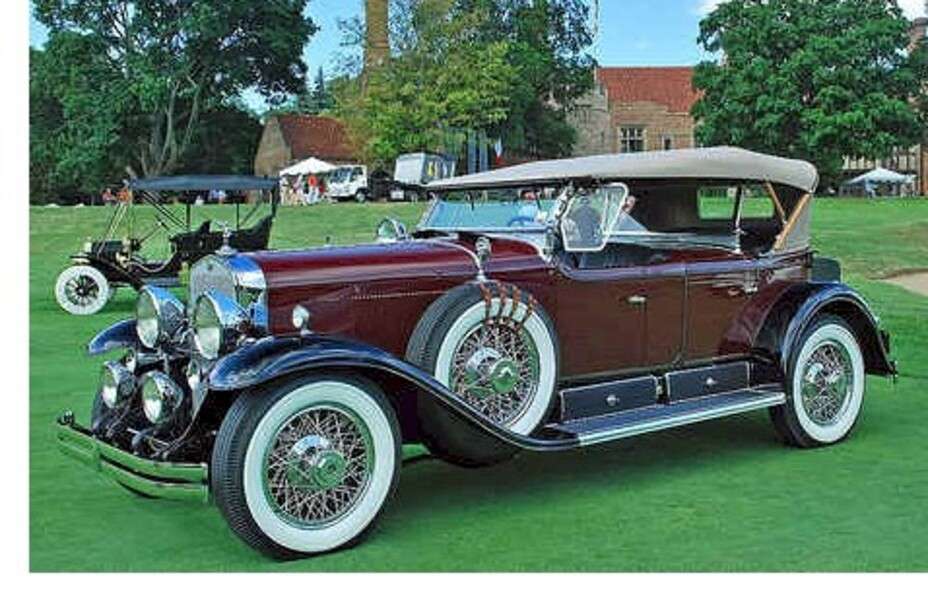 Auto Cadillac V8 Dual Cowl Sport Sedan Año 1929 rompecabezas en línea
